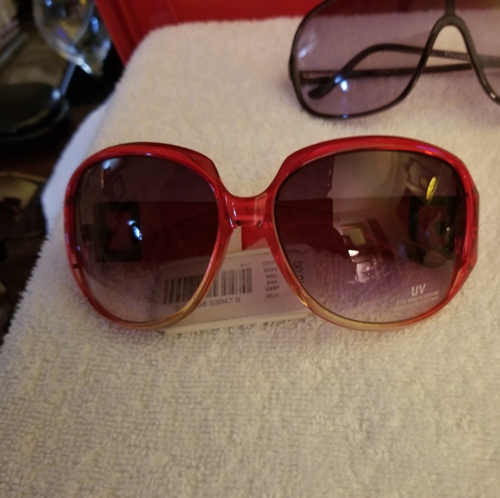 Sunglasses - Picture 3 of 3